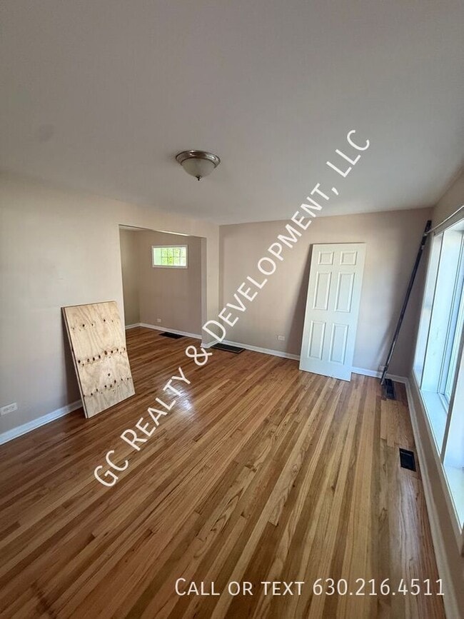 Building Photo - 9857 S Calhoun Ave