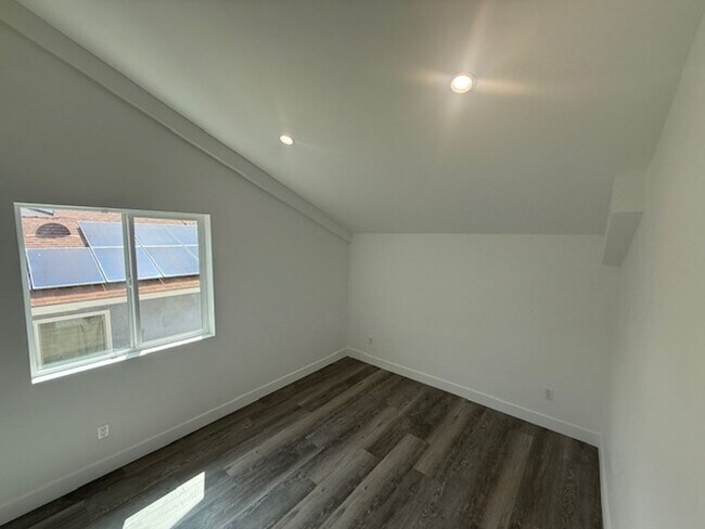 Building Photo - ADU 2 Bedroom for Rent in Sylmar!