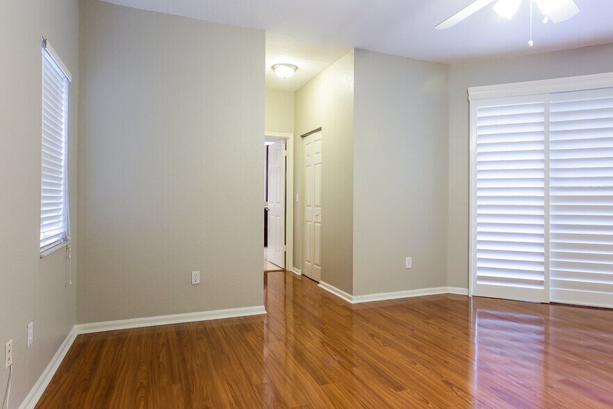 Building Photo - 10316 NW 53rd Ct