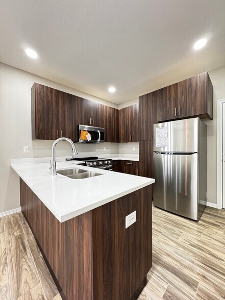 Building Photo - 4008 La Vista Ave