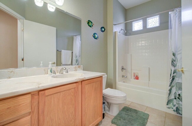 Building Photo - 15567 W Coral Pointe Dr