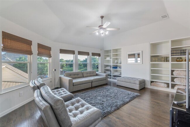 Building Photo - 5327 Elm Spring Ln