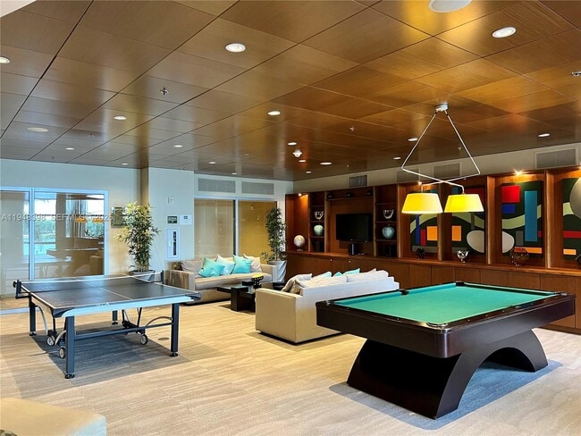 Building Photo - 2681 N Flamingo Rd