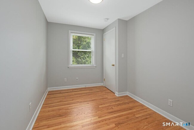 Building Photo - 3 Wild Rose Rd