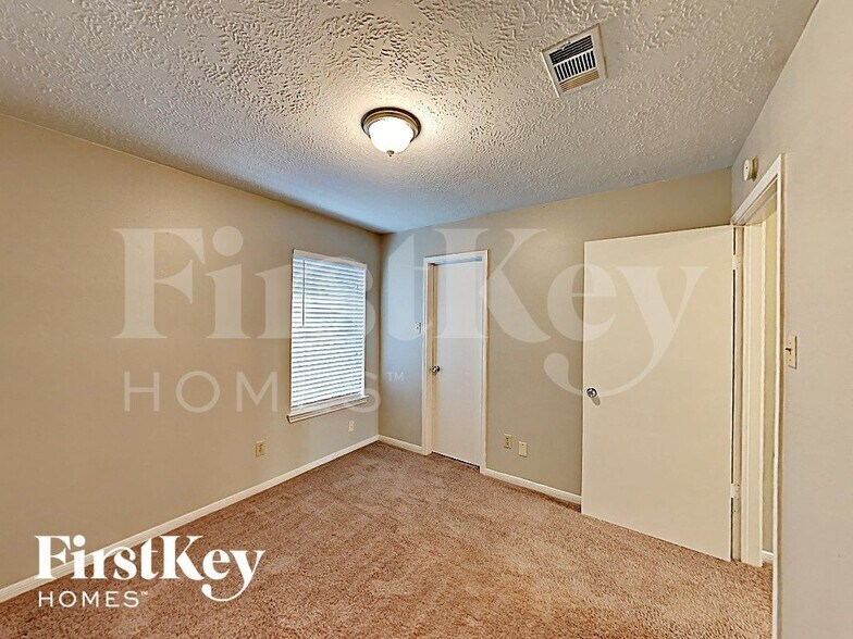 Building Photo - 17710 Garnercrest Dr