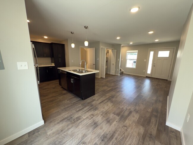 Building Photo - 209 Terrace Dr