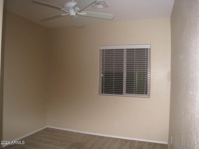 Building Photo - 884 E La Costa Pl