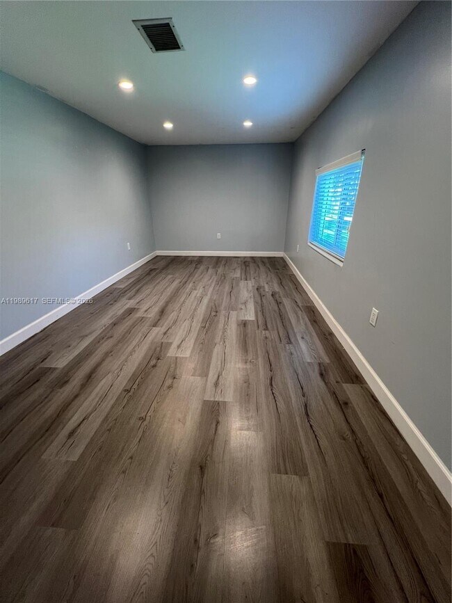 Building Photo - 432 Palmetto Dr