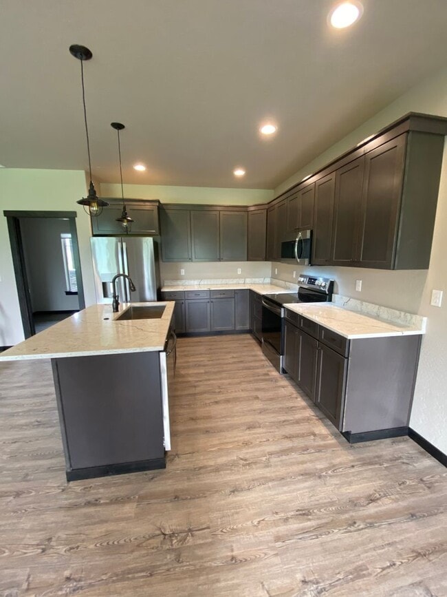 Building Photo - BLANCHARD GOLF COURSE HOME (APP#43)