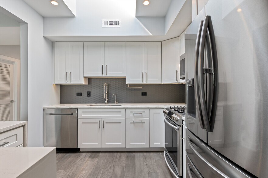 Building Photo - 635 Perrie Dr