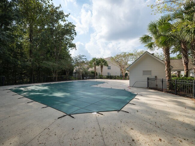 Building Photo - Comfort, Convenience, and Community Living...