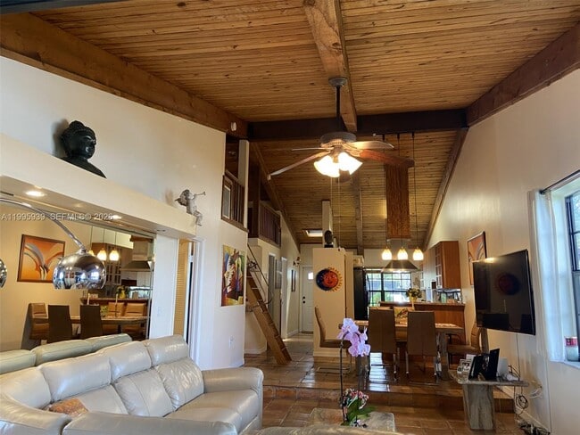 Building Photo - 10361 Juniper Ct