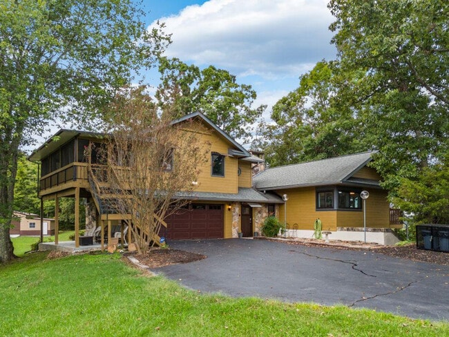 Building Photo - 2140 Battle Hill Rd