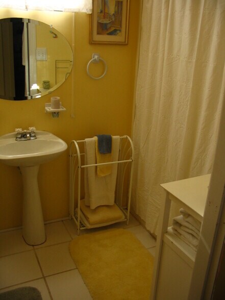 Building Photo - 2732 Eldridge Ave