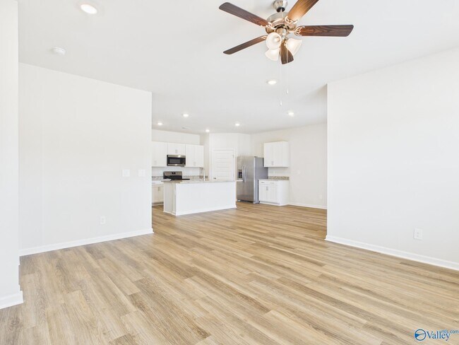 Building Photo - 112 Betty Williams Dr