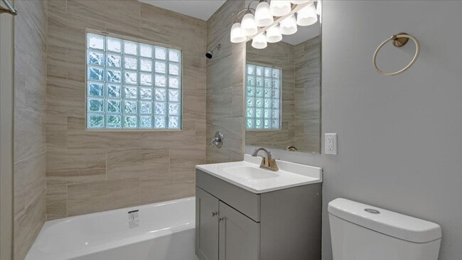 Building Photo - Holiday special / January rent 60% off