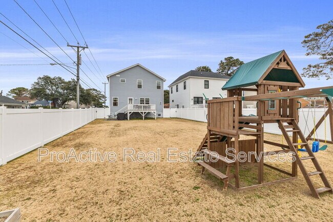 Building Photo - 9575 14th Bay St