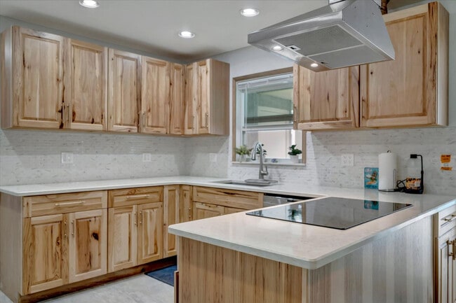 Building Photo - 4408 E Riverside Dr