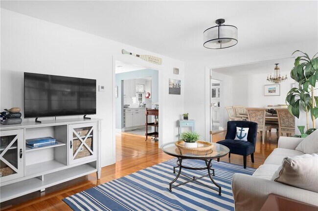 Building Photo - 73 Merton Rd