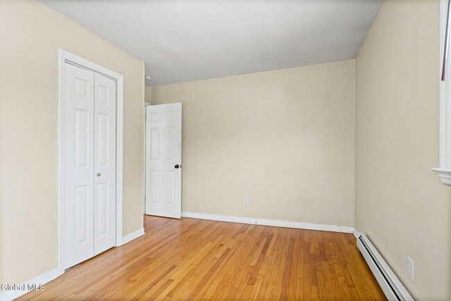 Building Photo - 165 S Pine Ave