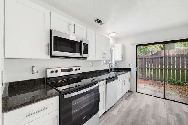 Building Photo - 7 Autumnwood Trail