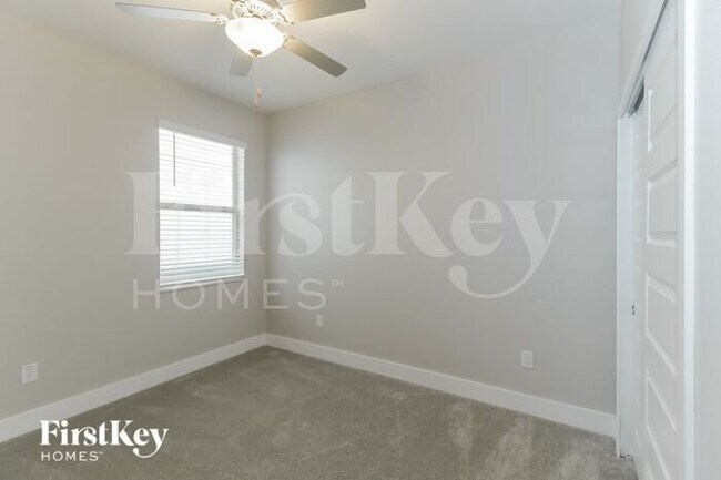 Building Photo - 9644 Little Bluestem Dr