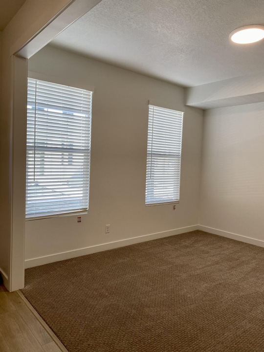 Building Photo - 638 N Autumn Ash Cir