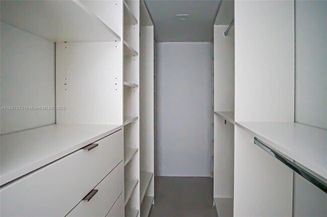 Building Photo - 2161 Orange Grove Dr
