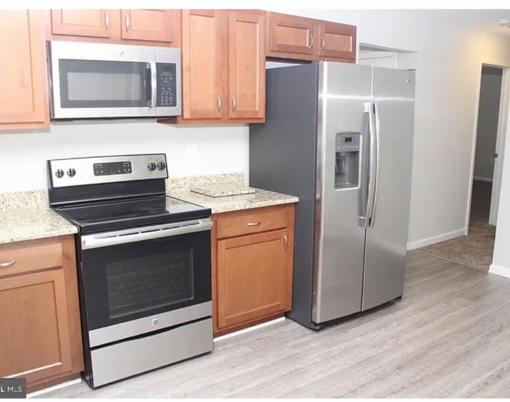 Building Photo - 382 Paul Dr