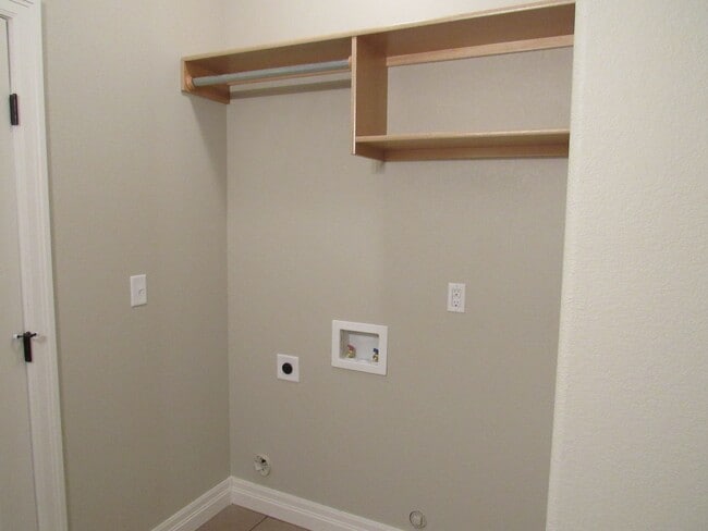 Building Photo - 1509 N Nickelton St