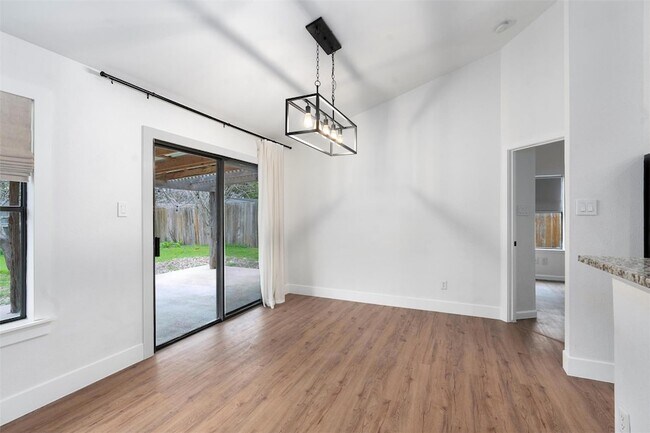 Building Photo - 2419 Ashley Way