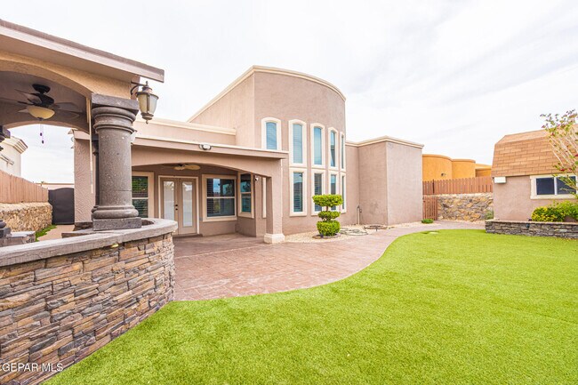 Building Photo - 3849 Tierra Campa Dr