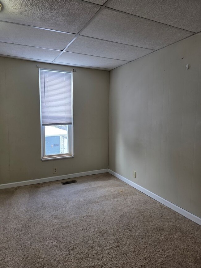 Building Photo - Spacious Home Across from University of Findlay