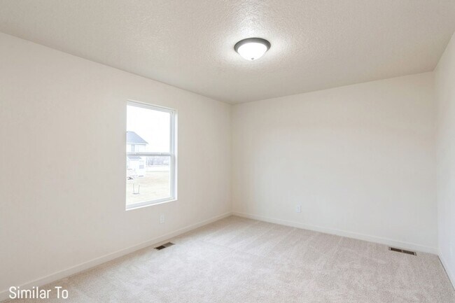 Building Photo - MODERN FINISHES!  3 Bedroom, 2 Bath Home in Altoona