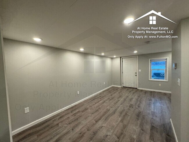 Building Photo - 103 E 3rd St