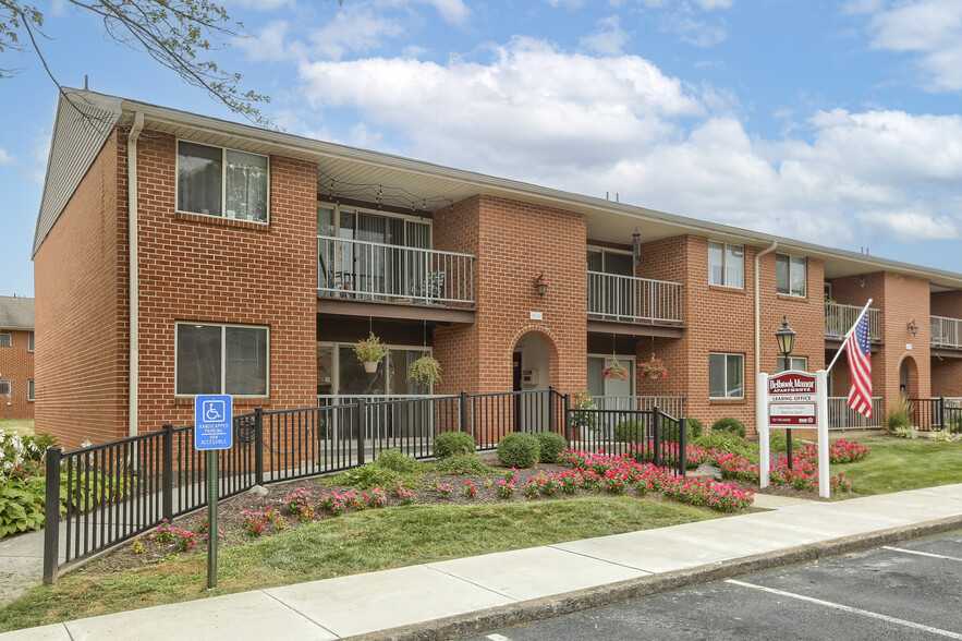 Apartment Leasing Office - Delbrook Manor Apartments