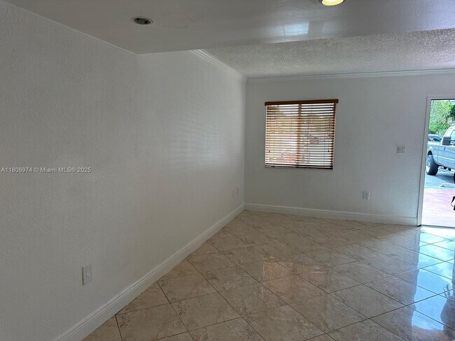 Building Photo - 680 NW 82nd Pl