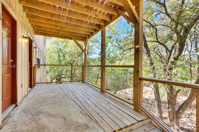 Building Photo - 908 N LBJ Dr