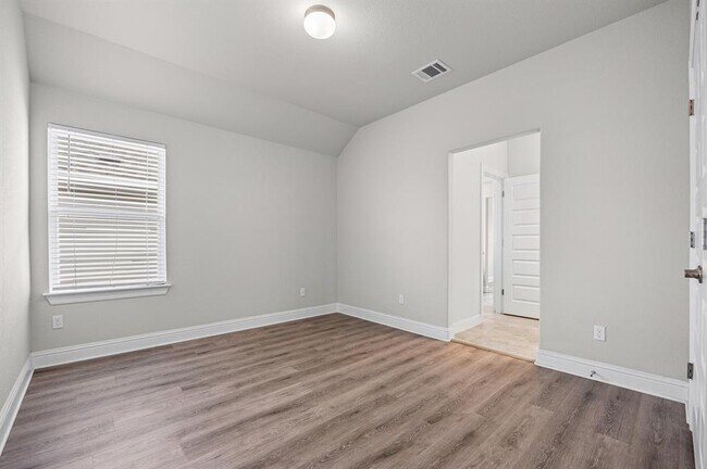 Building Photo - 101 Stone Cyn Dr