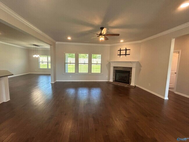 Building Photo - 7040 Regency Ln SE