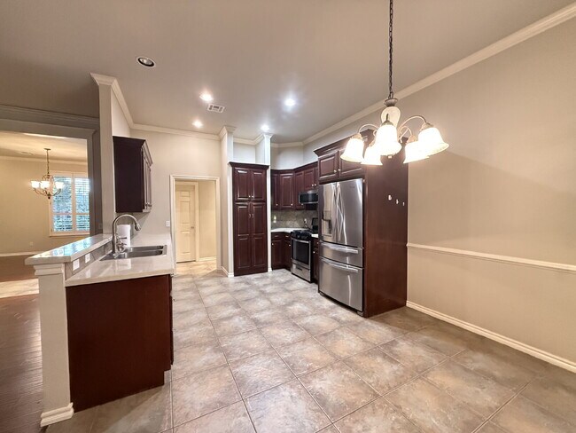 Building Photo - 4-bedroom property in a fantastic North Edmond
