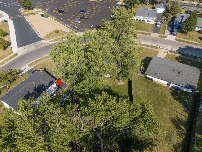 Building Photo - 299 Lombard Rd