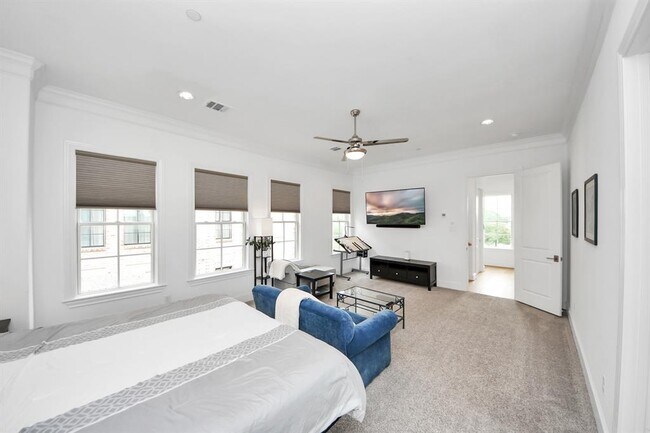Building Photo - 3828 Glen Arbor Dr