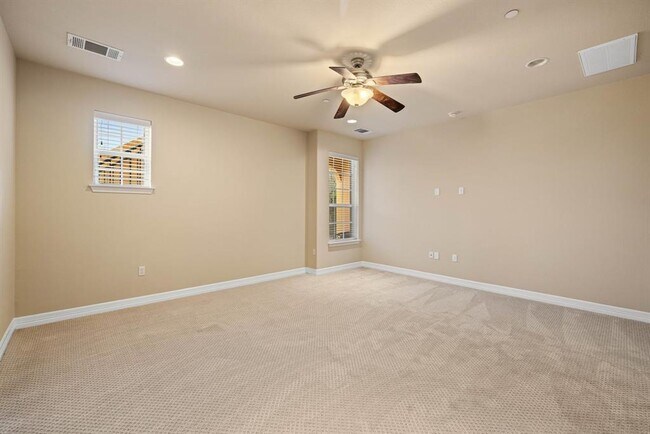Building Photo - 11829 Terraza Cir