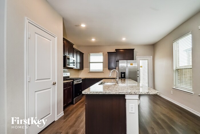 Building Photo - 7509 Continental Dr