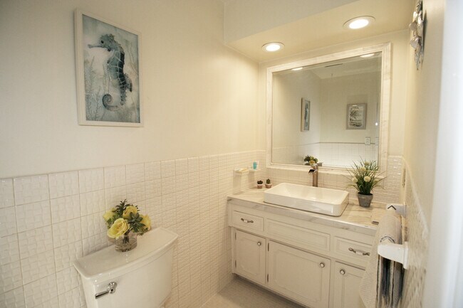 Building Photo - 1271 Bonnie Ln