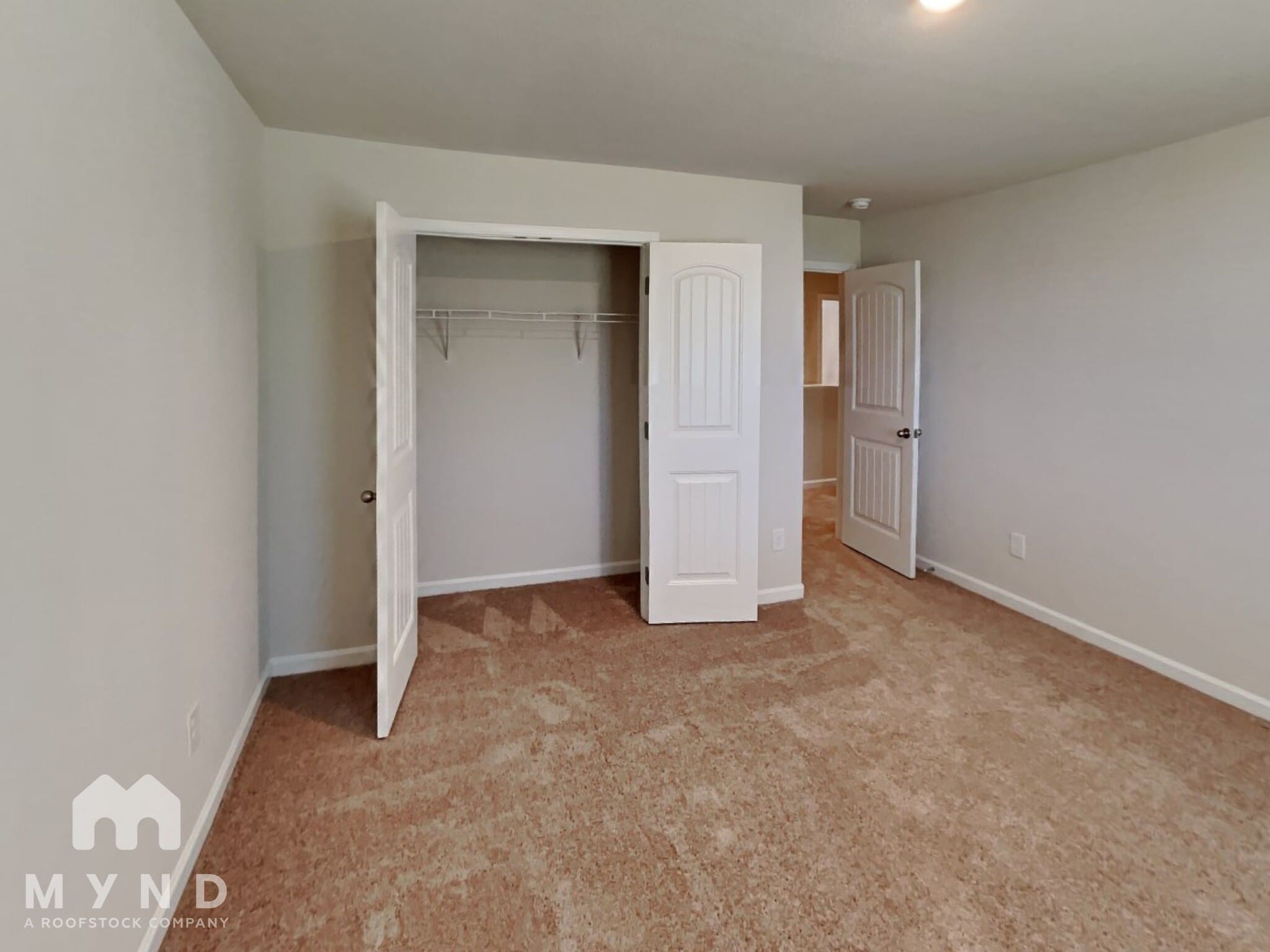 Building Photo - 250 Royal Mdw Dr