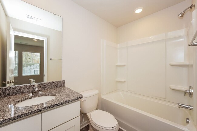Building Photo - 3-Bedroom, 3.5 Bath Townhome for Rent in Mooresville, NC | Attached Garage & Modern Kitchen