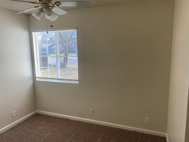 Building Photo - 1155 Beltline Rd