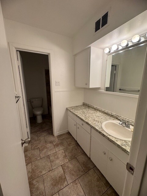 Building Photo - 235 W Silver Sands Dr